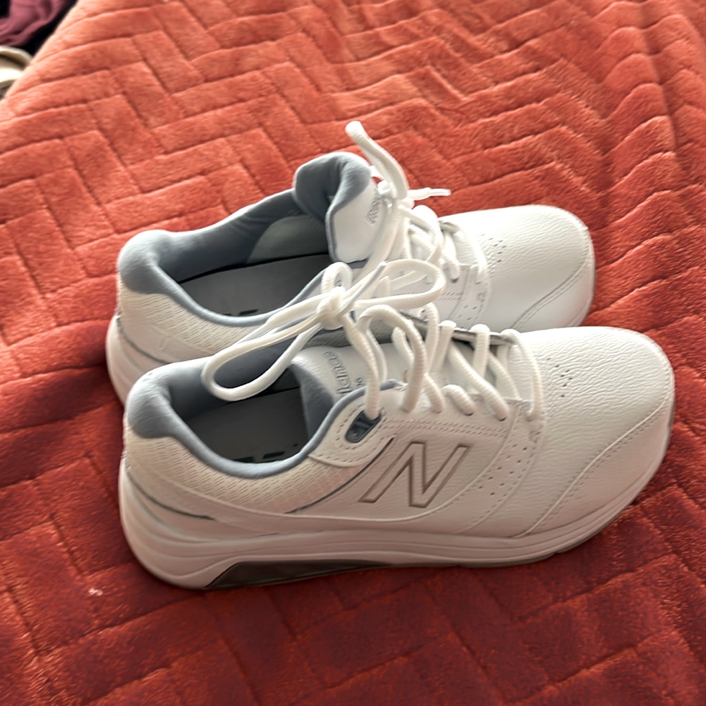 New Balance 928v2 Wide D 6.5 Women’s Walking Shoes Never Worn; Just Tried It On